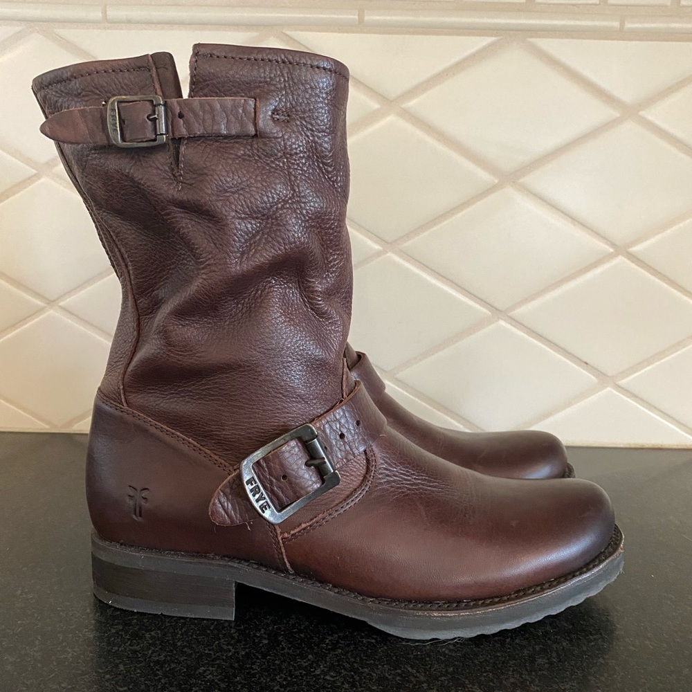 Frye Veronica Short Dark Brown Boots 7.5
